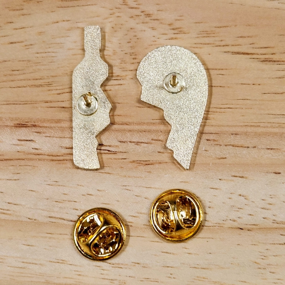 Broken Heart/Wine Bottle Pin - Picture 5 of 6